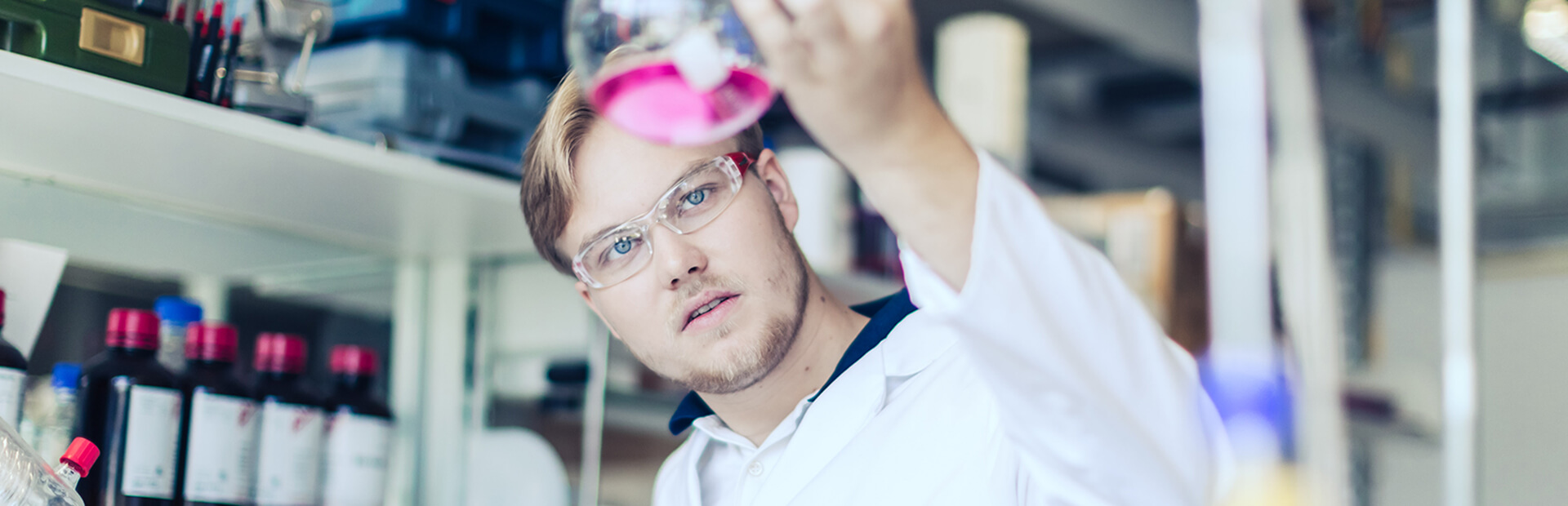 Find out more about our bachelor degree programme in Applied Chemistry.